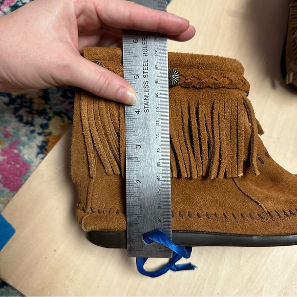 Minnetonka Fringe Moccasin Boot - Picture 12 of 12